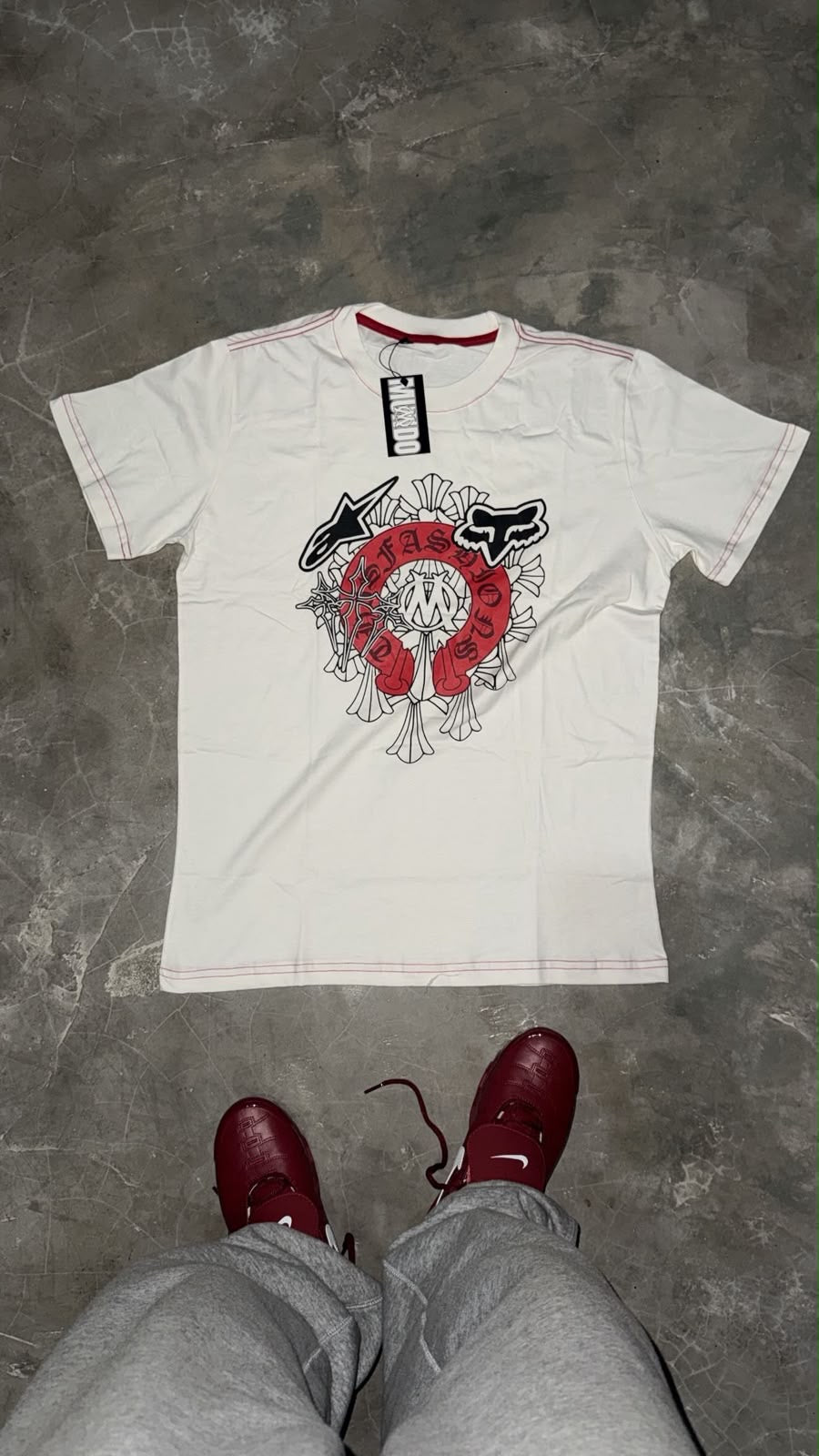 WORLD CHROME BRANCO COM VERMELHO